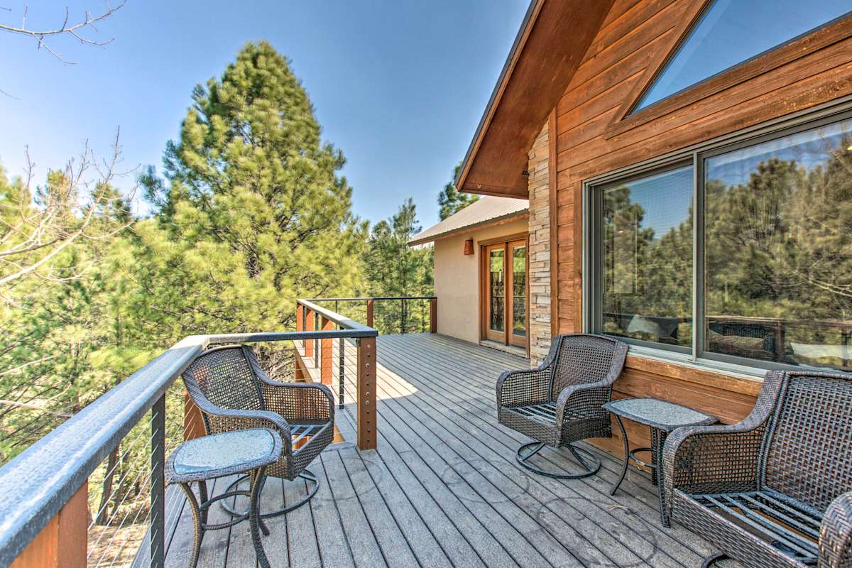 Stunning Angel Fire Cabin w/ Hot Tub & 3 Decks! Evolve