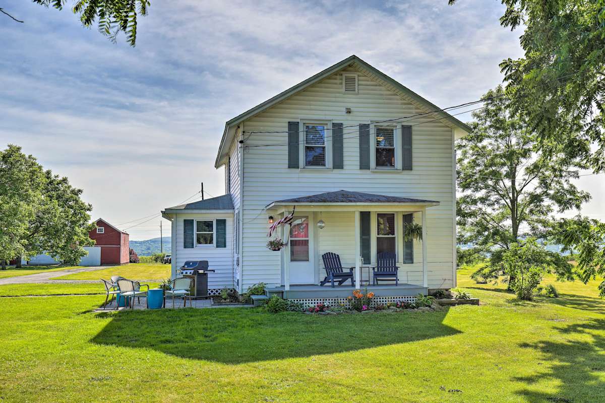 Finger Lakes Farm Retreat Walk to Wineries! Hector, NY Evolve