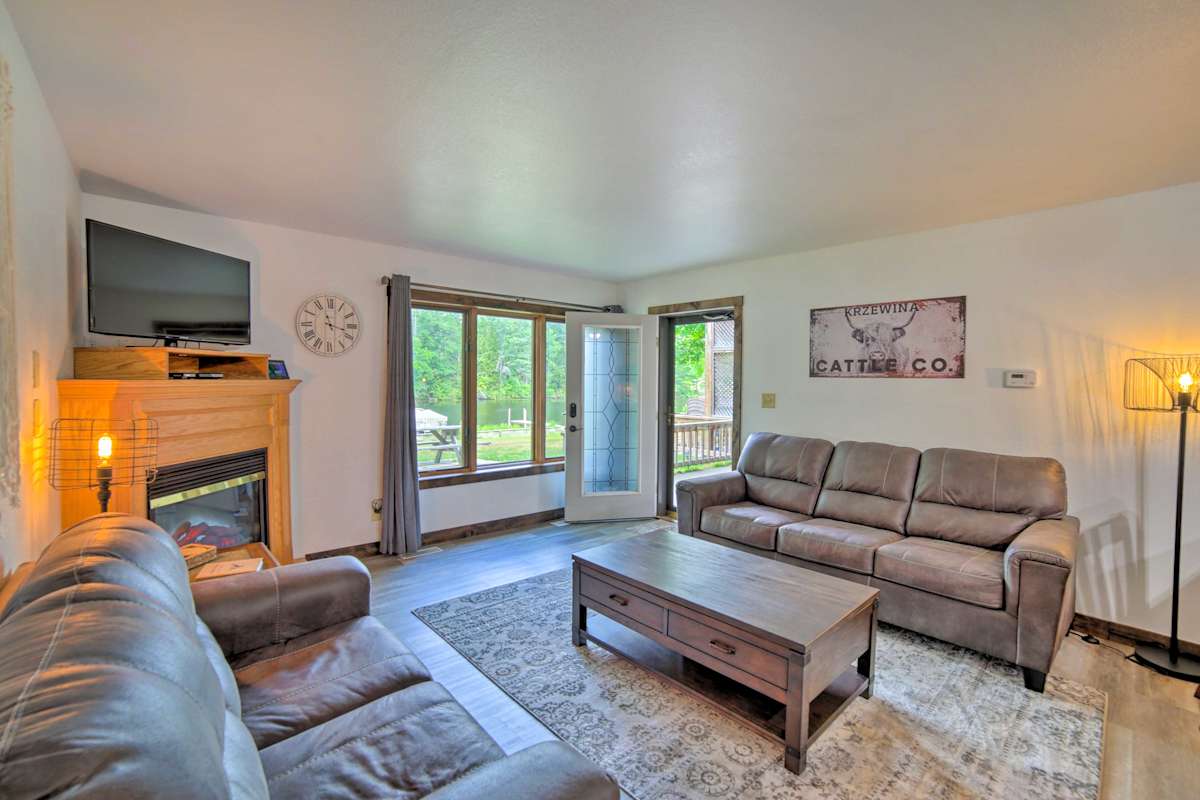 Waterfront Crivitz Property w/ Lake Access! Evolve