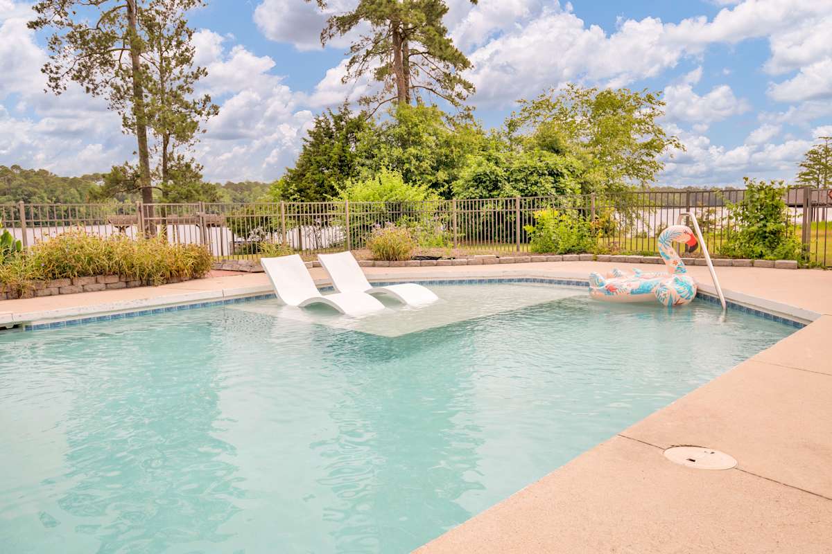 Lakefront Parkton Home Pool & Fishing Dock! Evolve