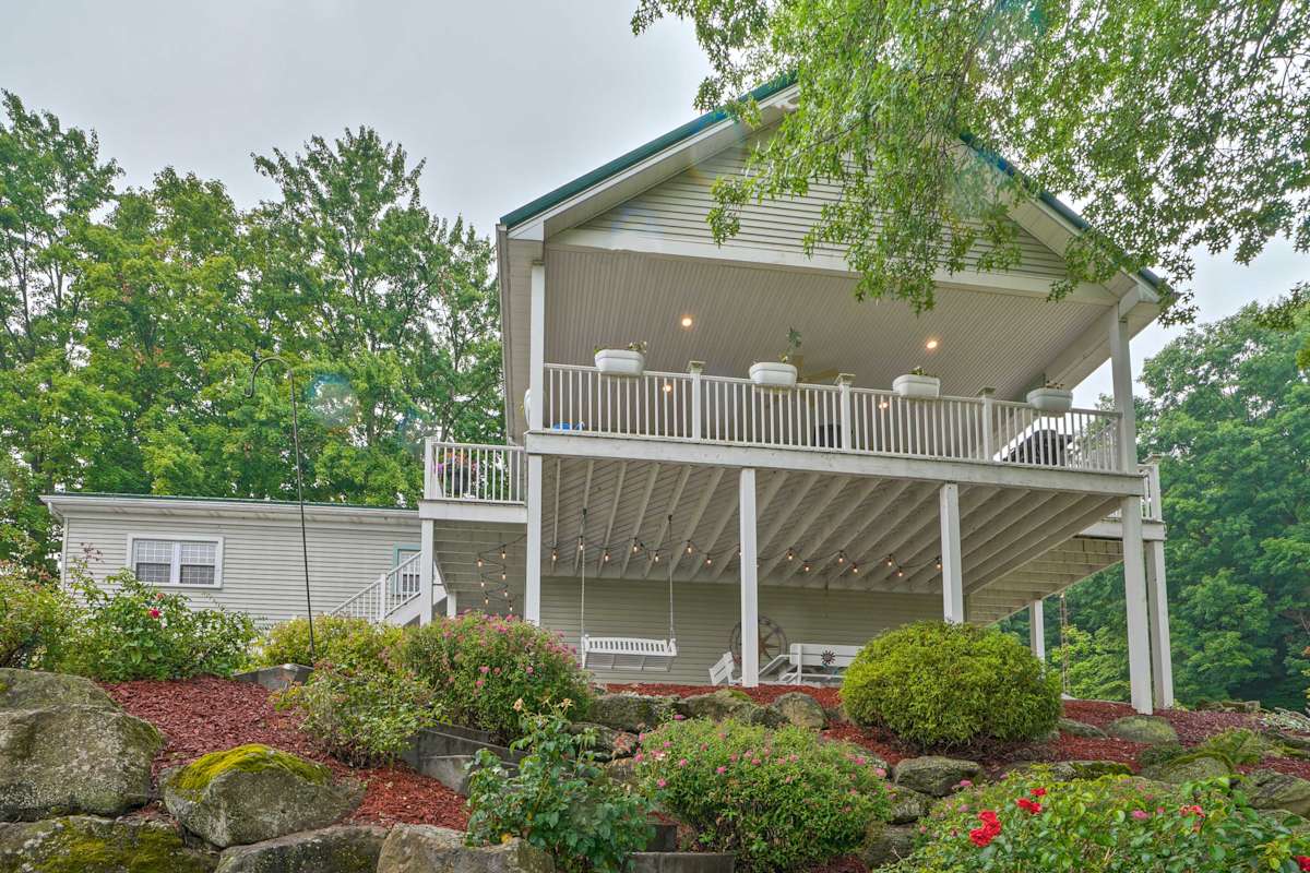 Charming Hanoverton Cottage on Guilford Lake! Evolve