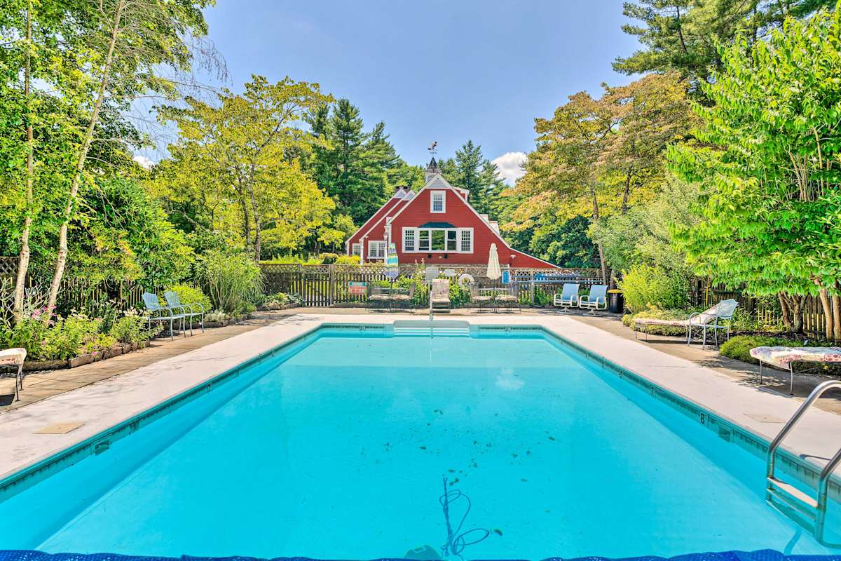 Charming New England Estate w/ 4 Fire Pits! Southbridge, MA Evolve