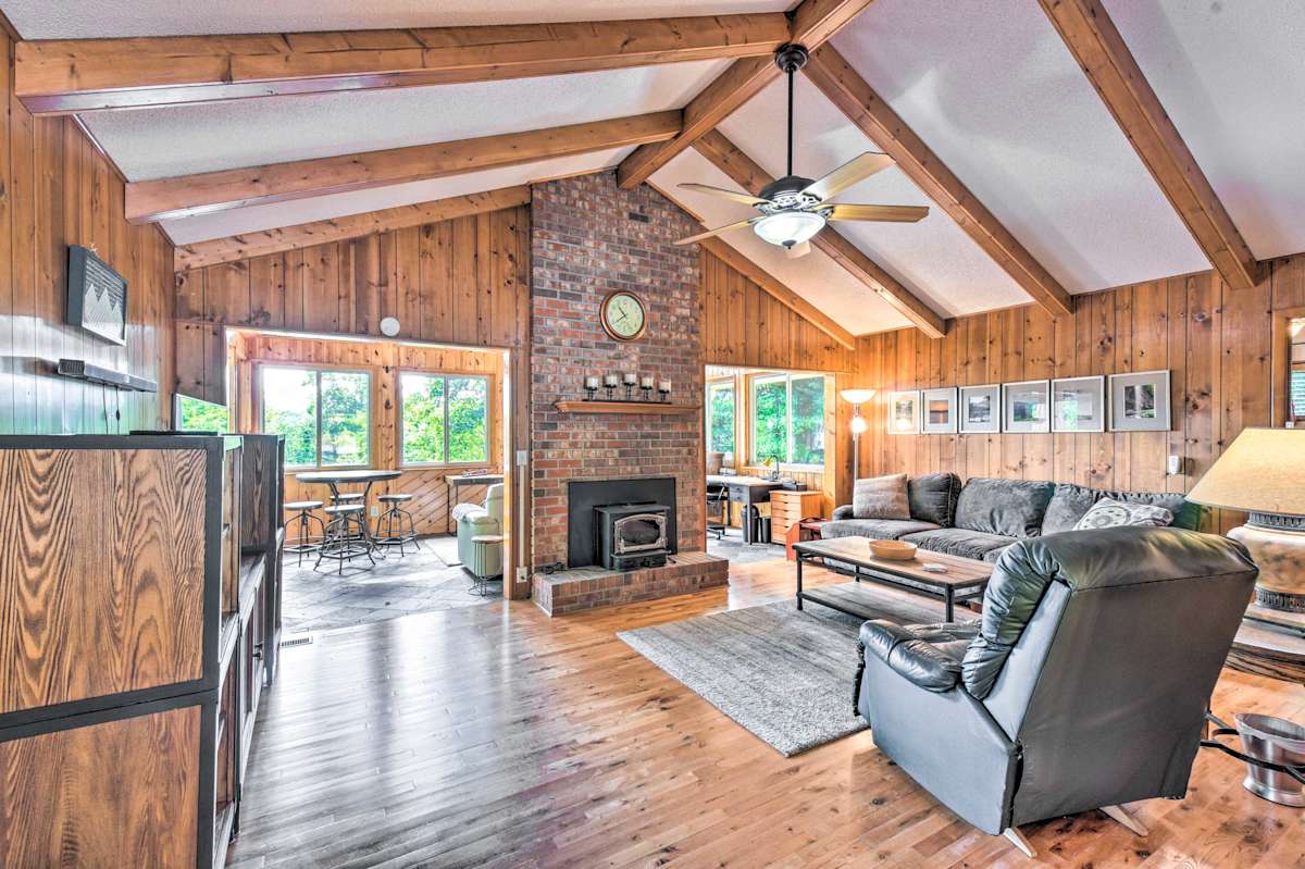 Hayesville Home 'Clair De Lune' w/ Fire Pit! Evolve