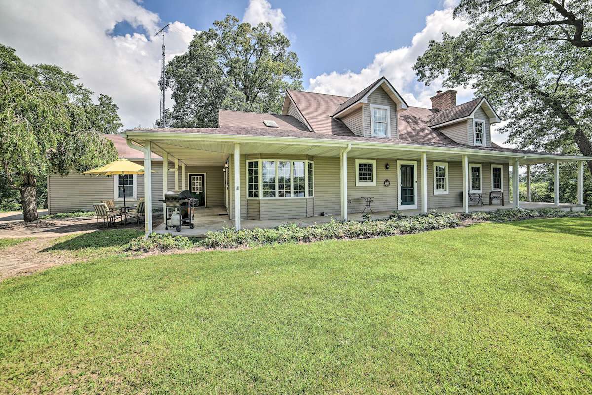 FamilyFriendly Retreat on Long Noble Lake! Bronson, MI Evolve