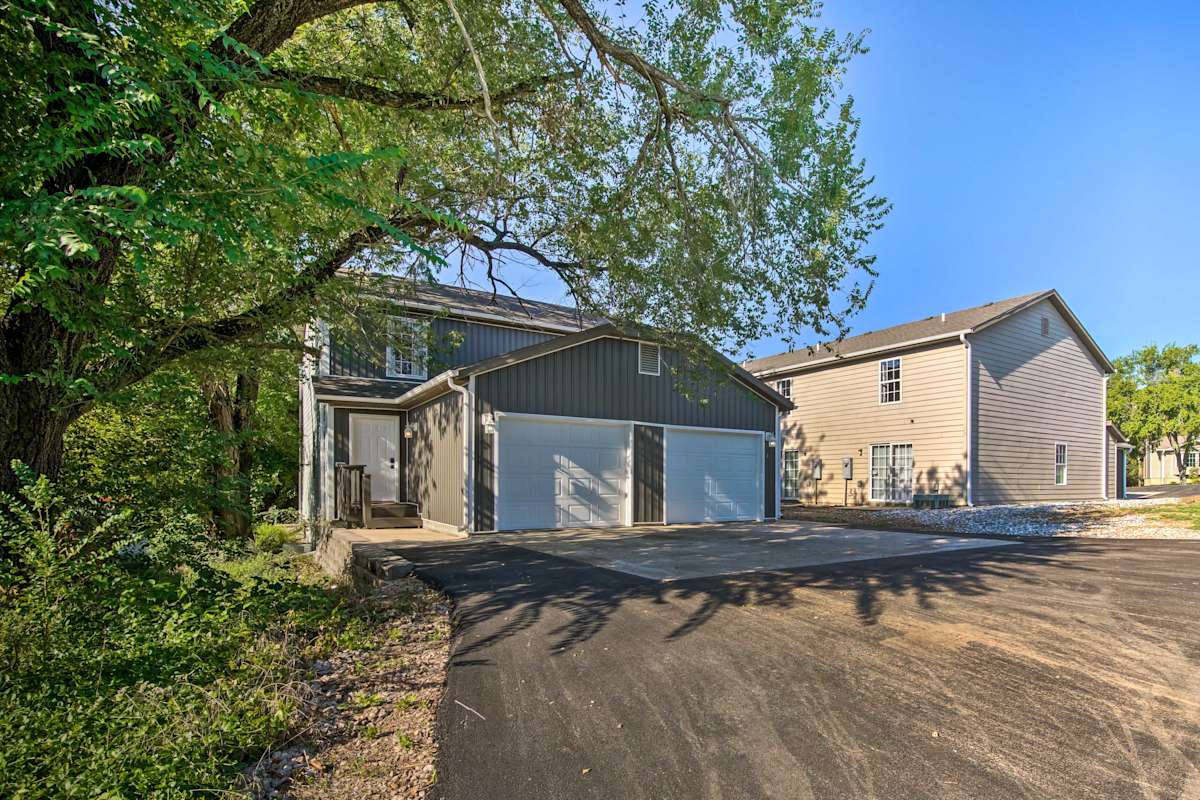 Townhome 1Min Walk to Lake & Close to SDC! Kimberling City, MO Evolve