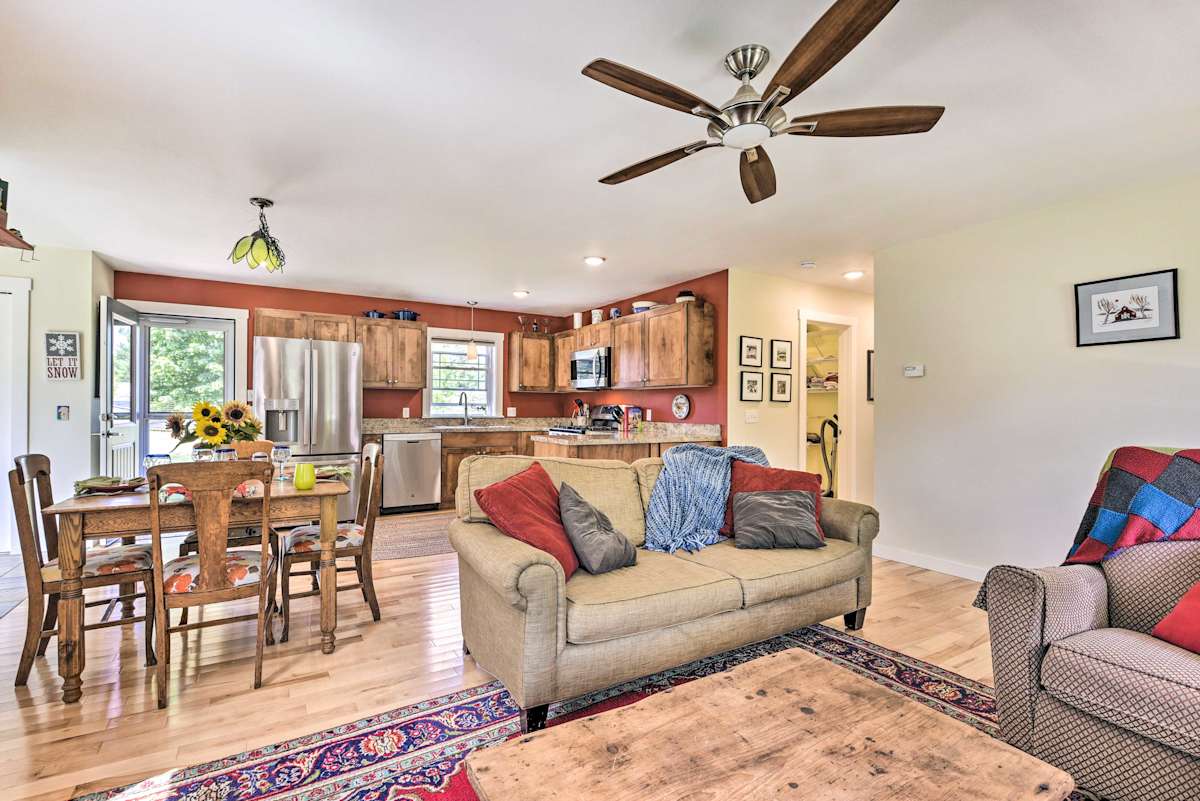 Sunny Morristown Home Walk to Restaurants! Evolve