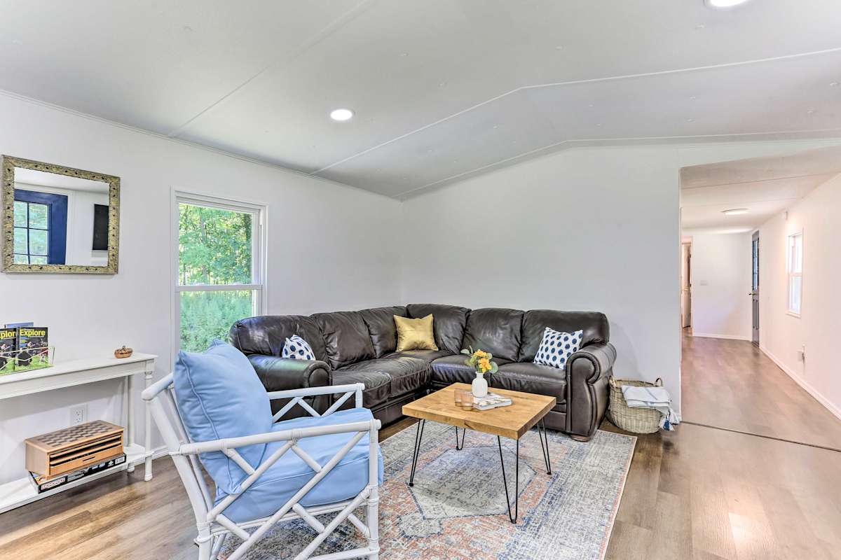 Wallkill Riverfront Retreat Canoe & Relax! New Paltz, NY Evolve