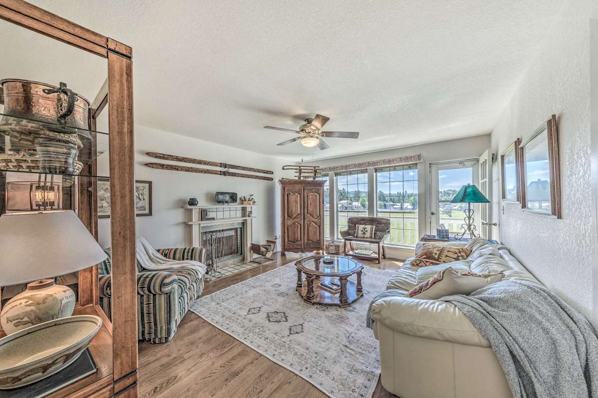 Classic Ruidoso Home 15 Miles to Ski Apache! Evolve