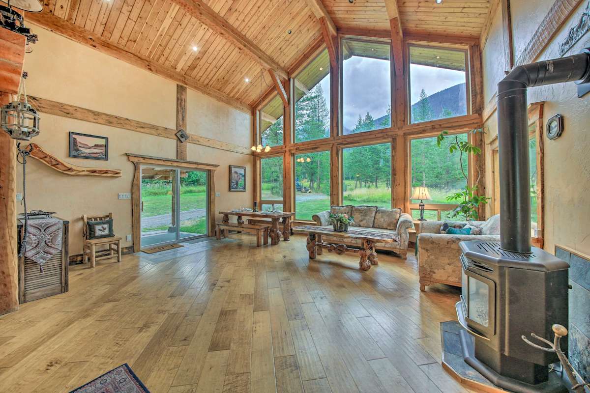 PetFriendly Eureka Getaway w/ Mountain Views Evolve