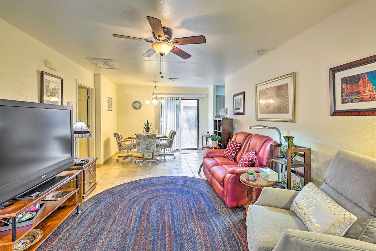 Casa Grande Getaway w/ Access to Golf Course! Evolve