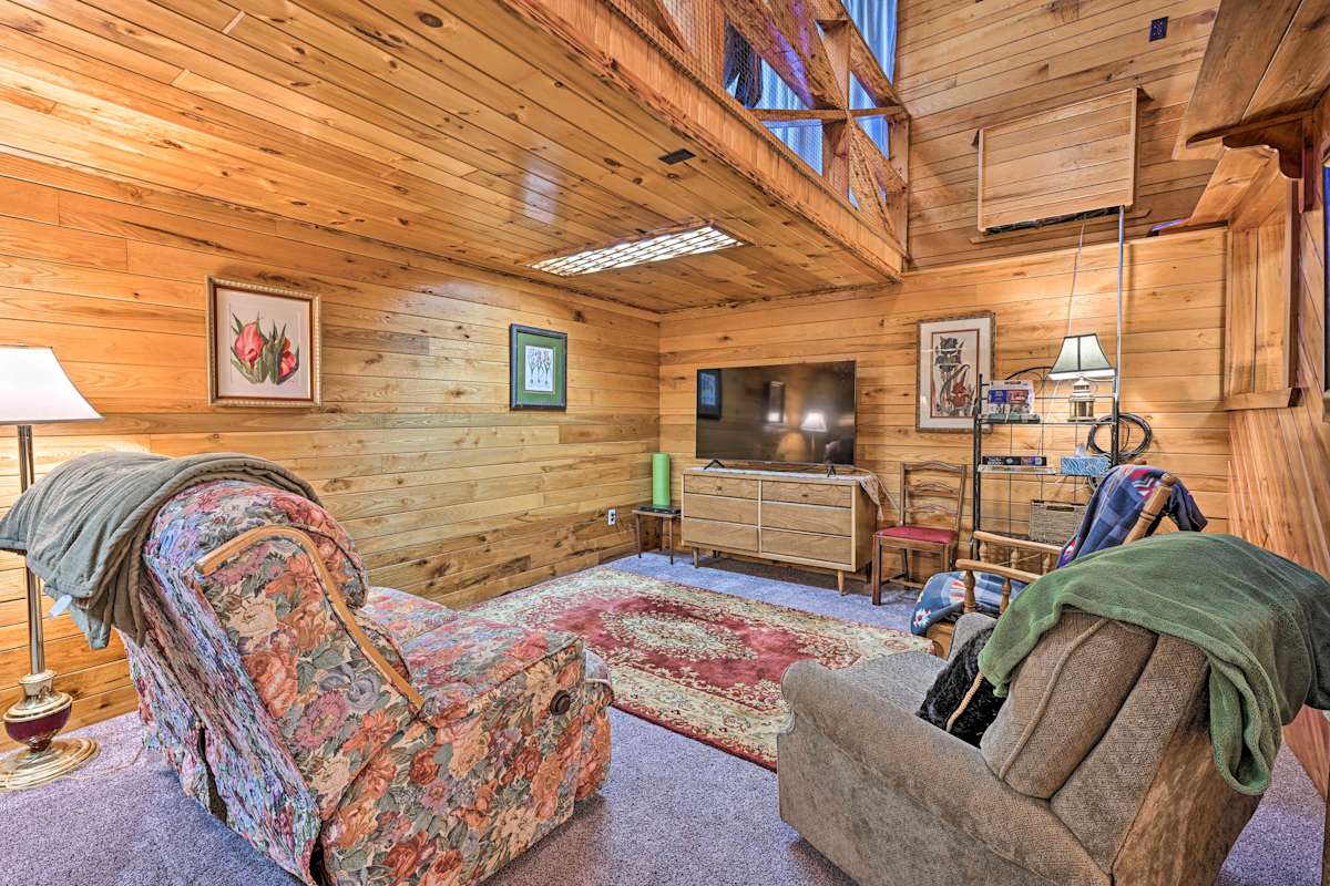 PetFriendly Amherst Earth Home Near Downtown Evolve