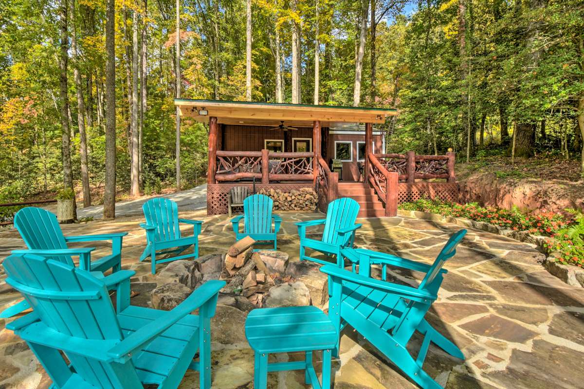 Clayton Retreat w/ Spacious Deck & Mtn Views! Evolve