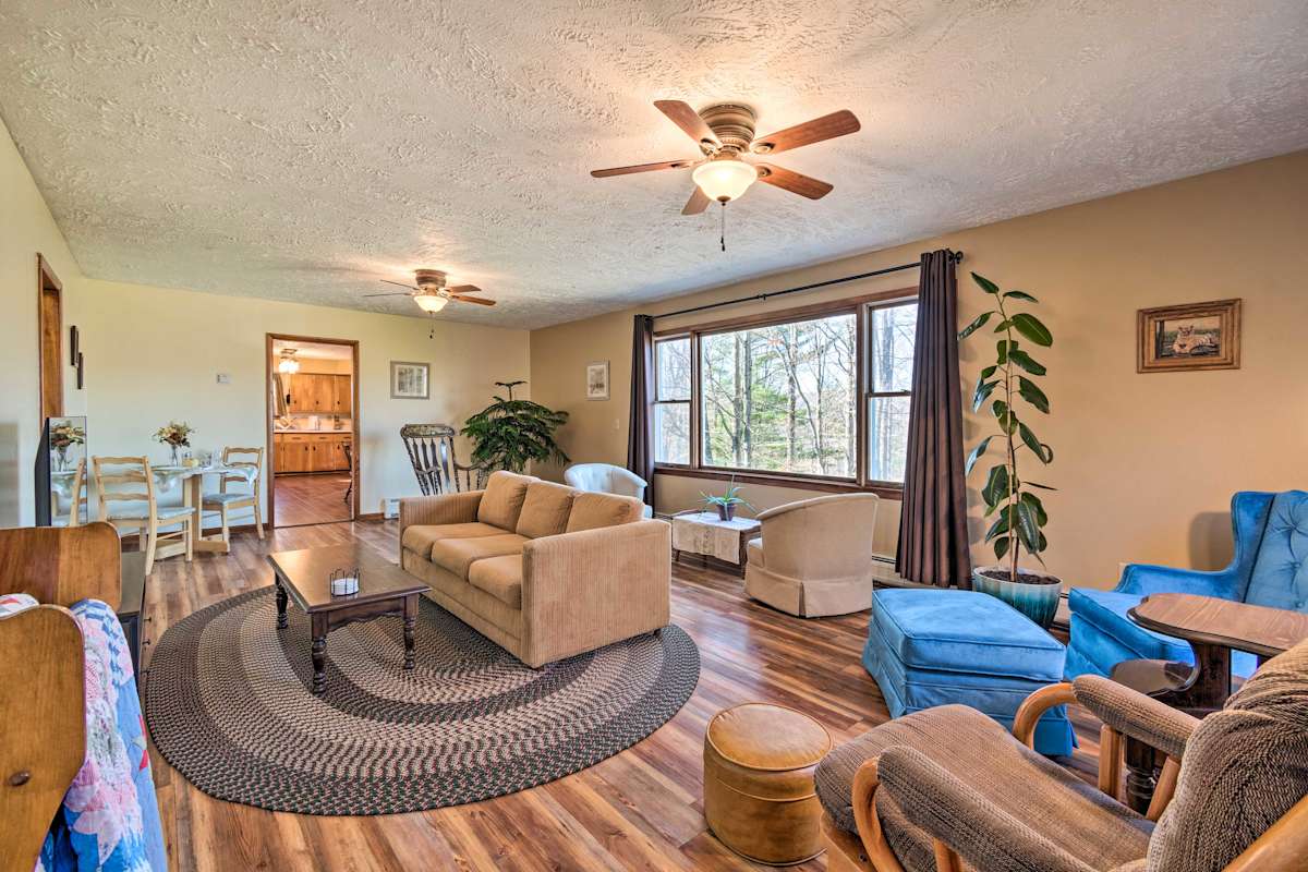 Peaceful Horseheads Hideaway w/ Deck & Yard! Evolve