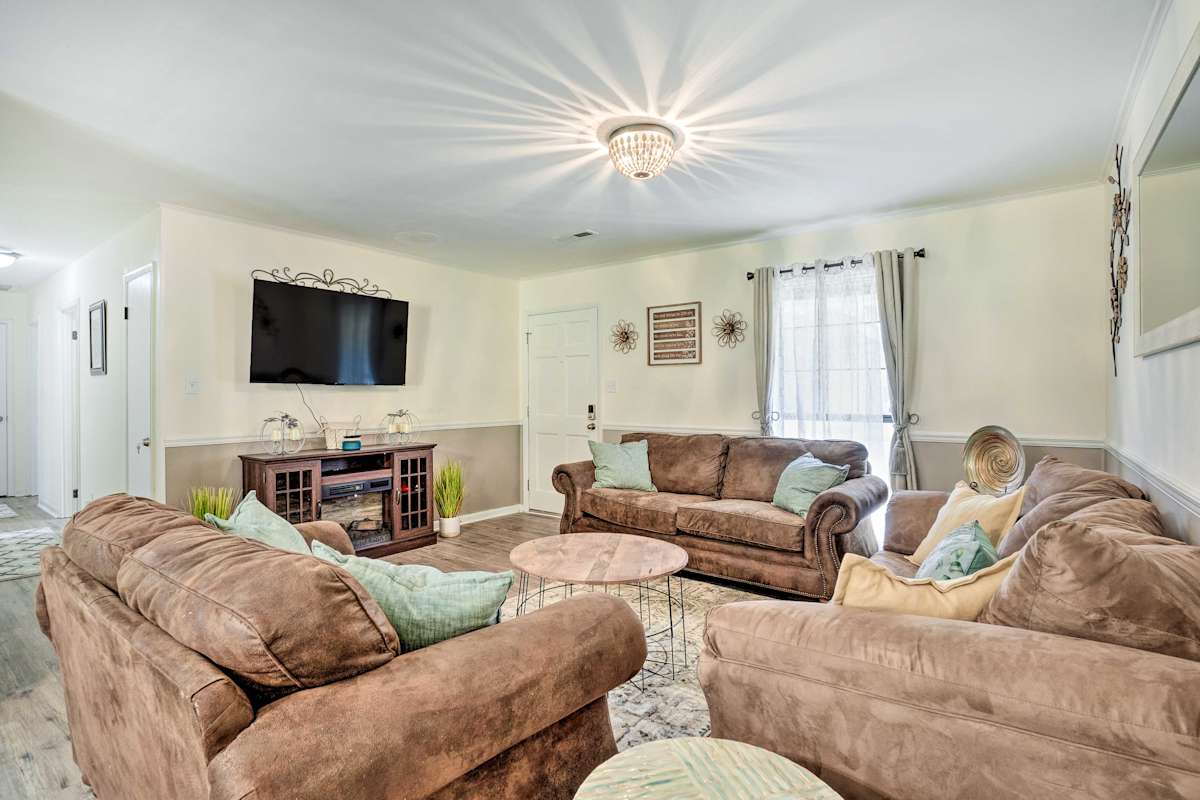 Decatur Vacation Rental Retreat w/ Private Yard! Evolve