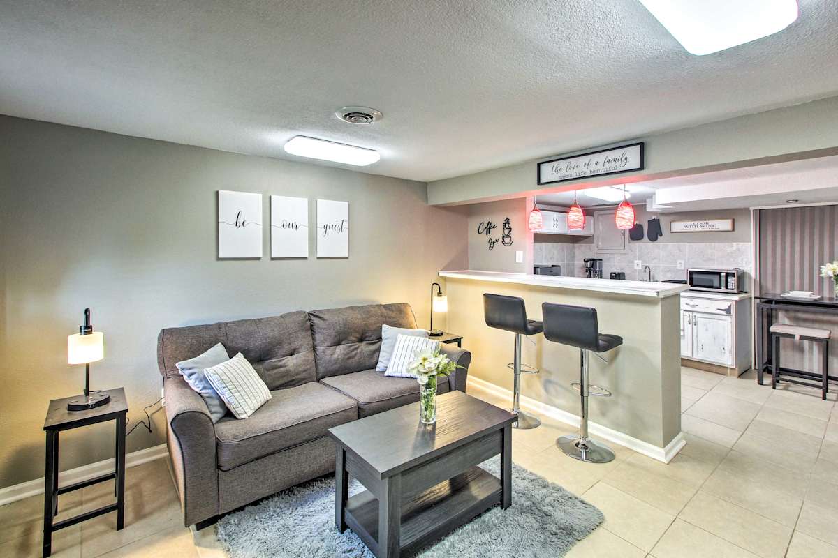 Kansas City Vacation Rental 10 Mi to Dtwn! Evolve