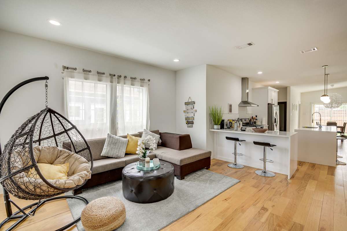 Dallas Bungalow in Central Arts District! Evolve