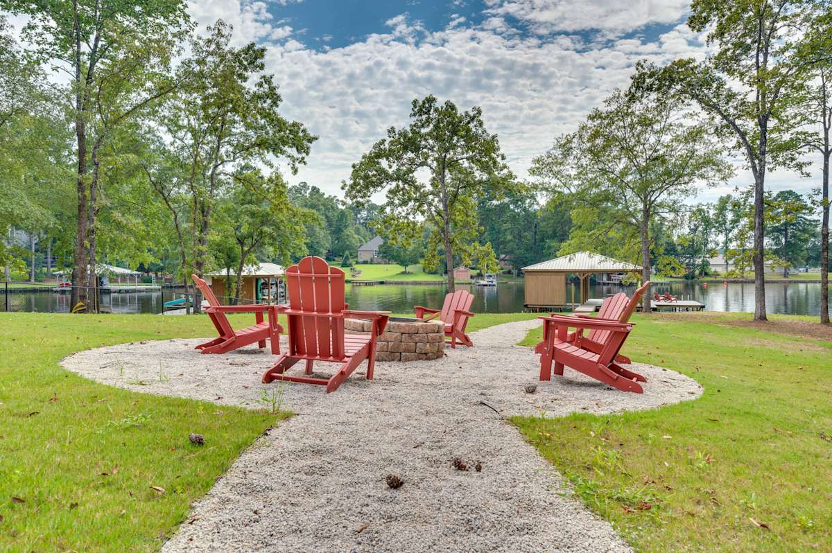 Spacious Lake Sinclair Vacation Rental w/ Dock! Milledgeville, GA Evolve