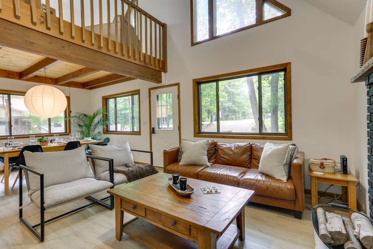 Lake Ariel Vacation Rental Screened Porch & Grill Evolve