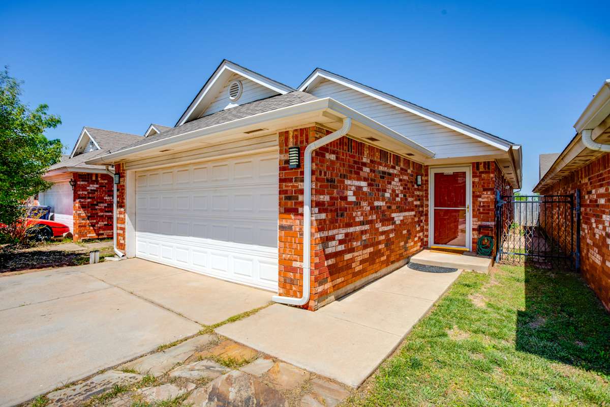 FamilyFriendly OKC Rental w/ Small Fenced Yard! Oklahoma City, OK