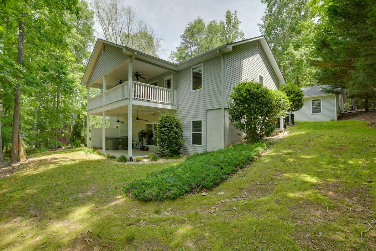 Lake Hartwell Vacation Rental w/ Dock & Hot Tub! Fair Play, SC Evolve