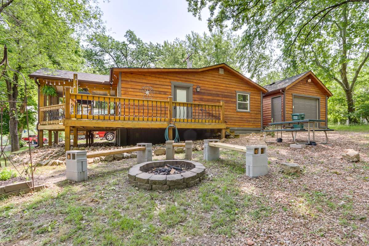 Warsaw Cabin w/ Sunroom & Lake Access! Evolve