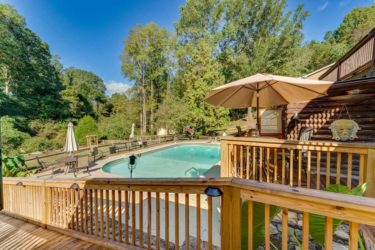 PetFriendly Hickory Vacation Rental w/ Pool! Evolve