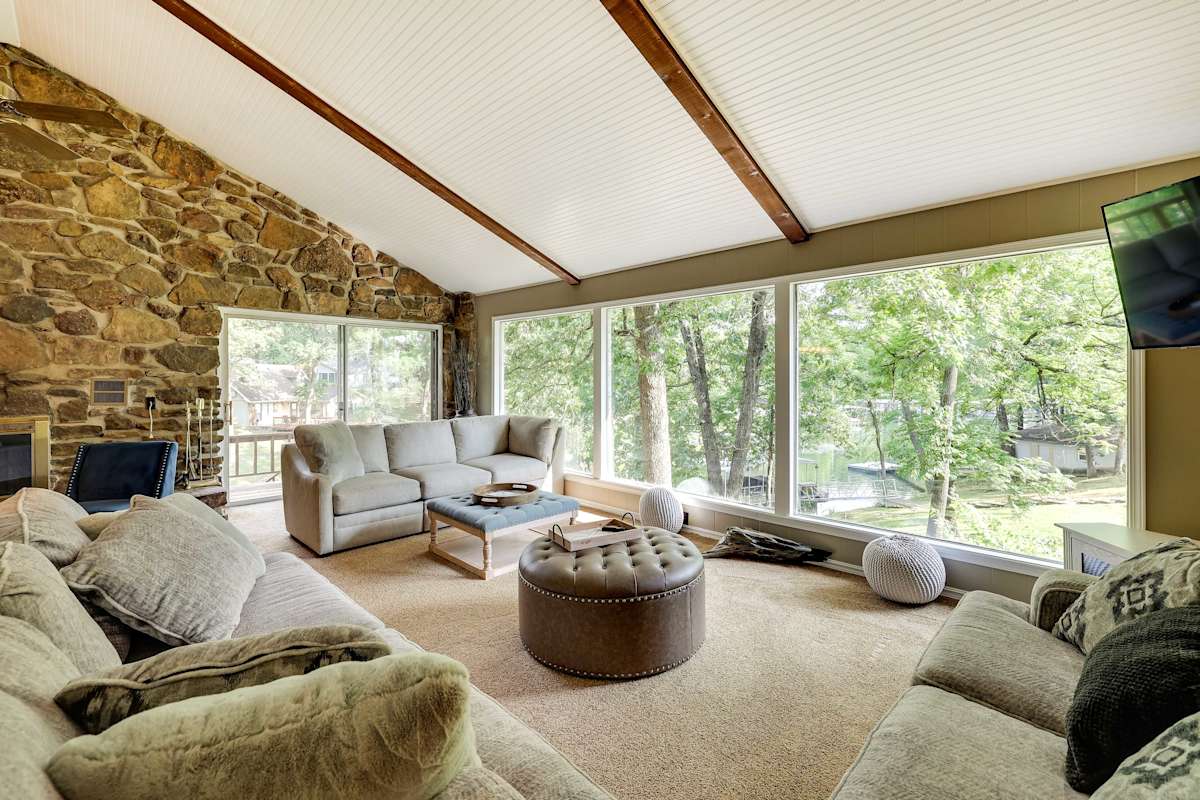 Waterfront Monkey Island Vacation Rental w/ Deck Afton, OK Evolve