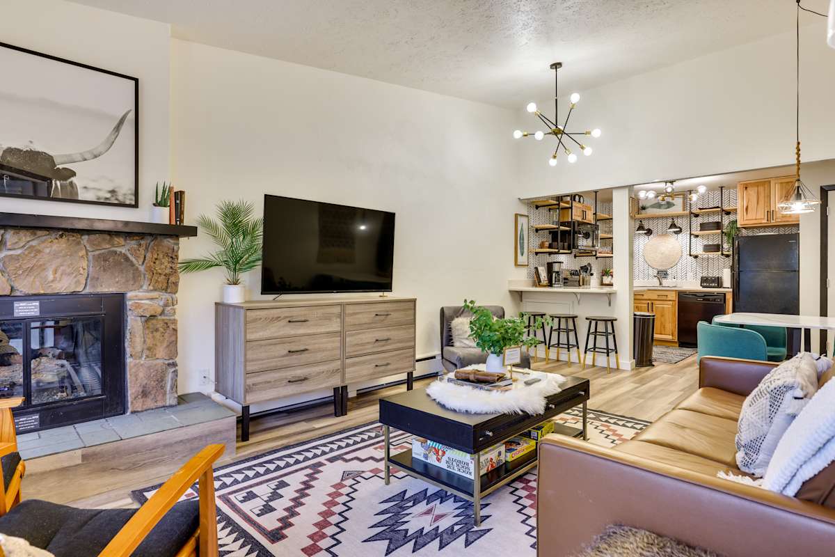 SkiIn/WalkOut Copper Mountain Vacation Rental! Frisco, CO Evolve