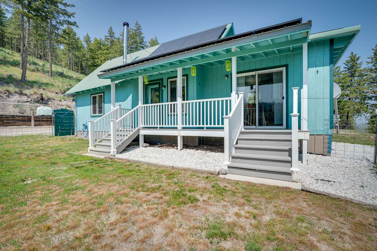 Secluded Washington Cabin Near Hikes & Lakes! Tonasket, WA Evolve