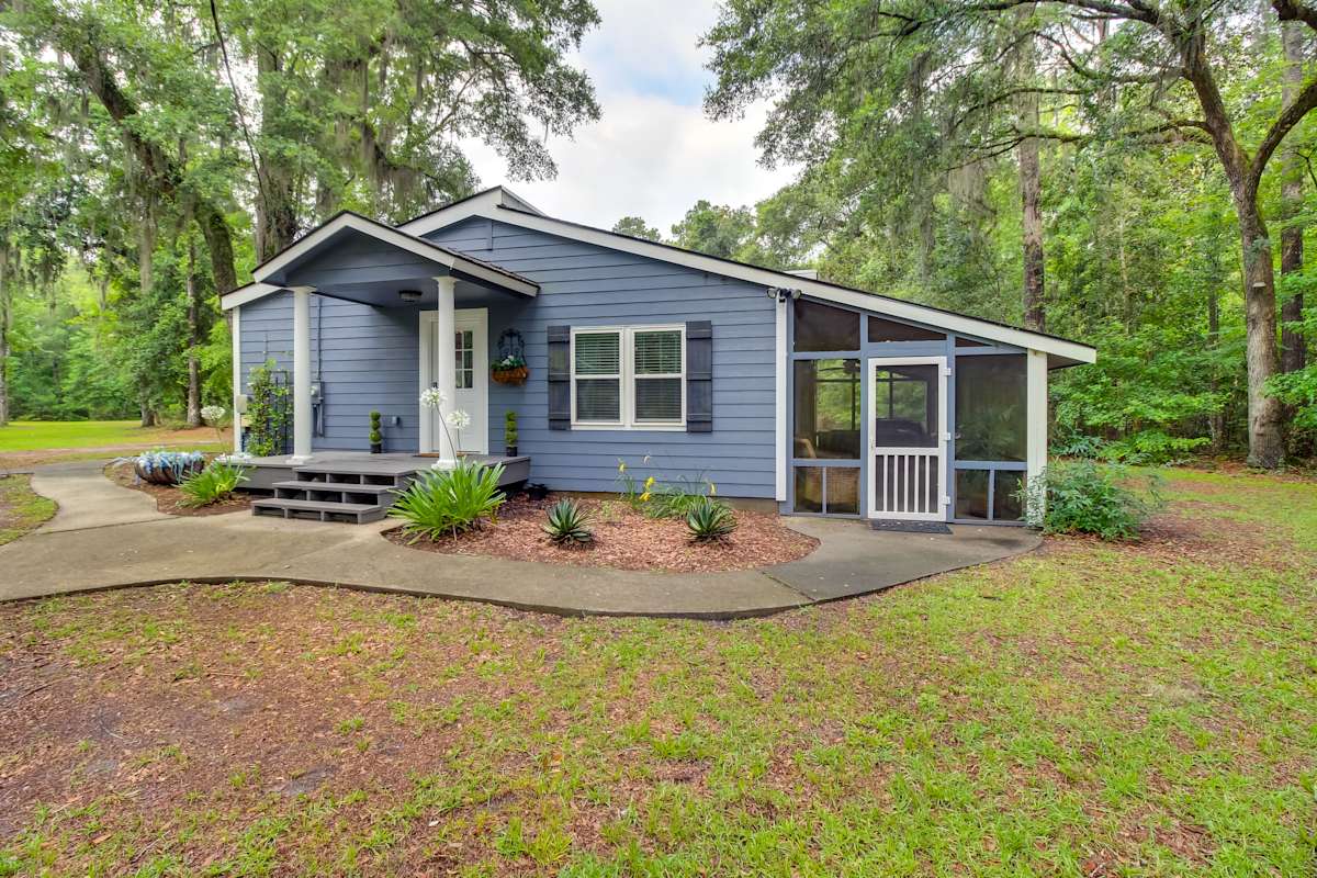Bright Guyton Home w/ Private Yard & Hot Tub! Evolve