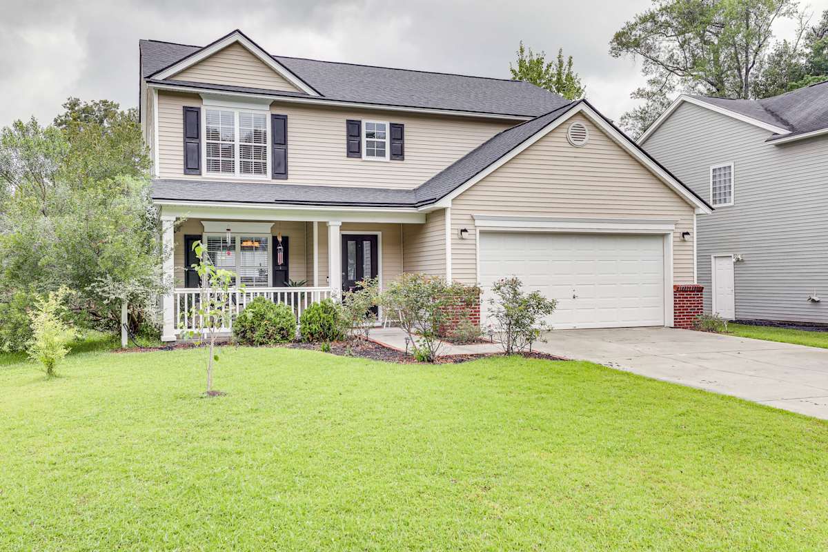 Summerville Family Home w/ Porch! Evolve