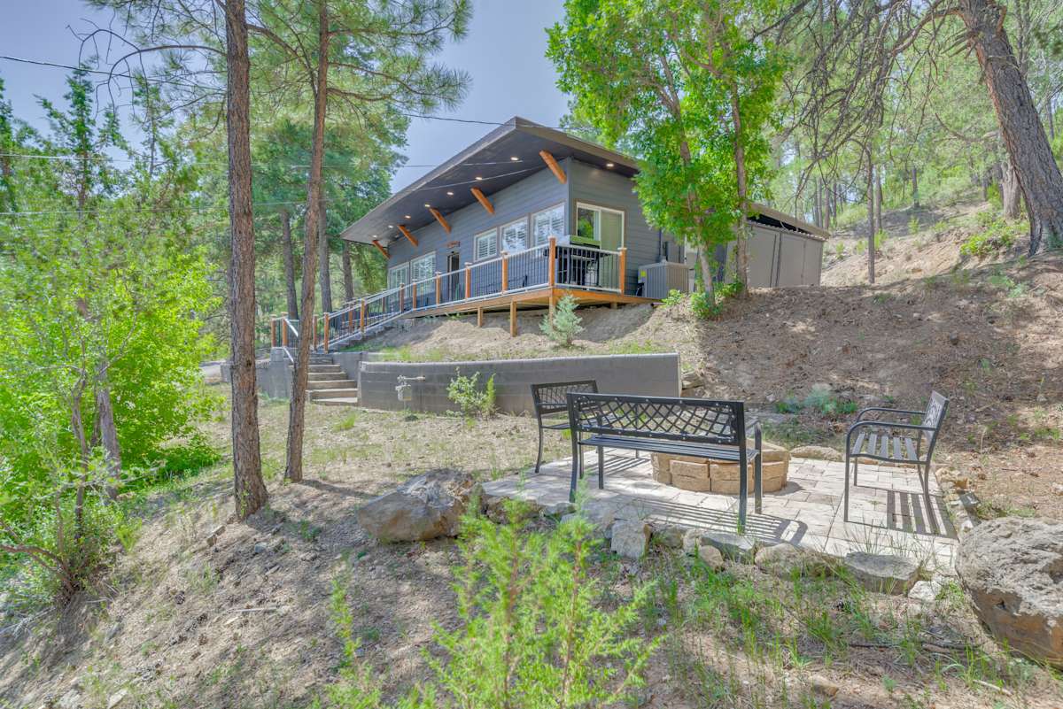 Contemporary Ruidoso Home w/ Private Hot Tub Evolve