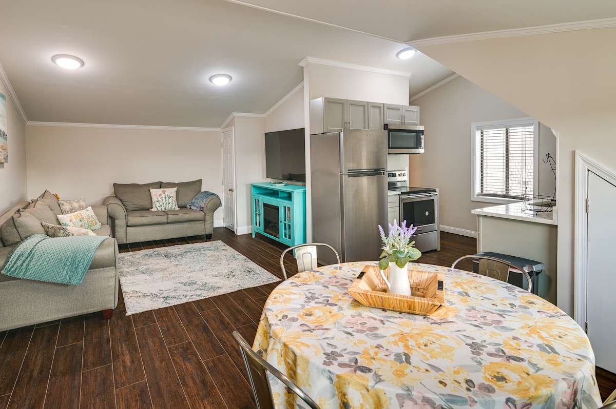 Cozy Downtown Woburn Rental w/ Walkable Location! Evolve