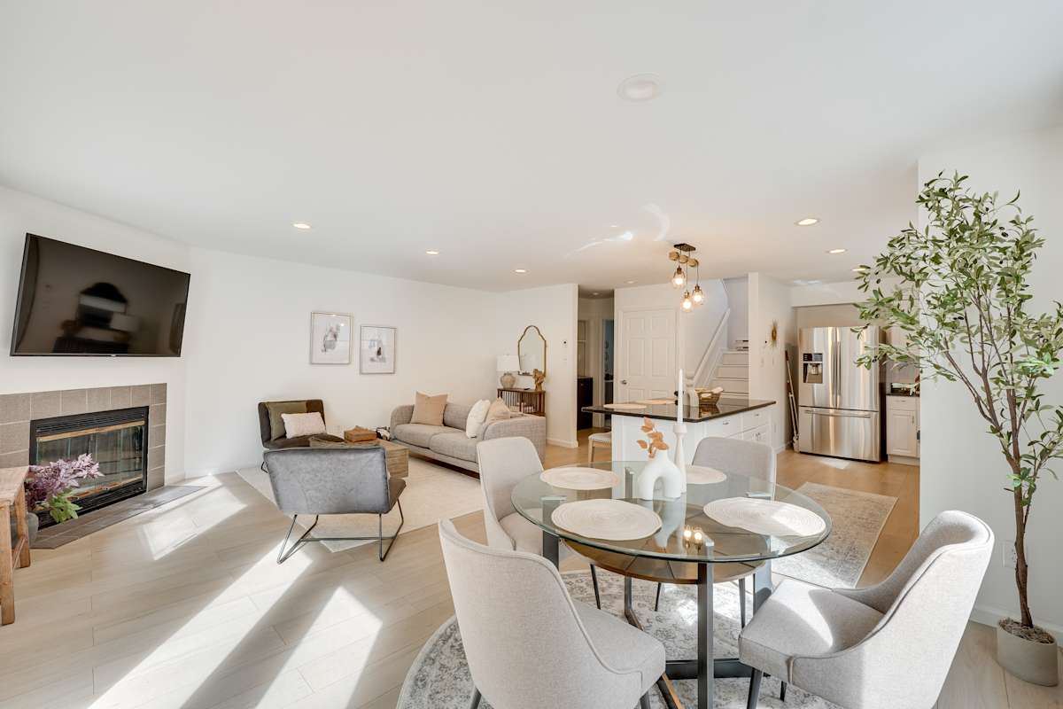 Cozy New York Escape w/ Hot Tub, Sauna & Deck! Woodridge, NY Evolve