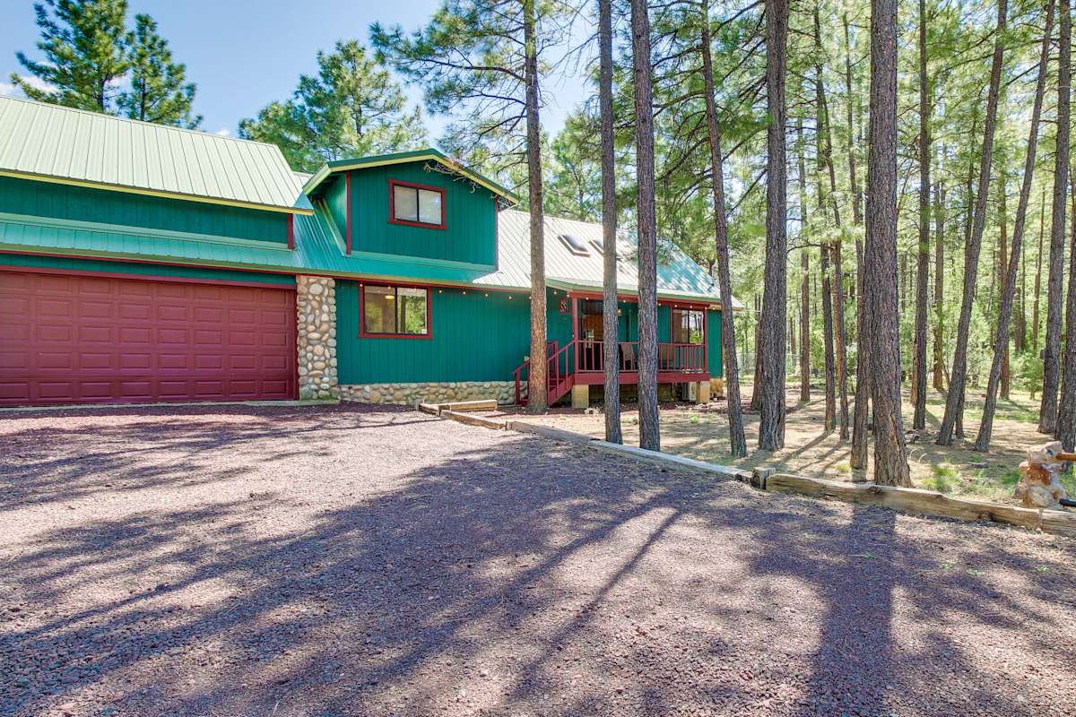Family Home Near Rainbow Lake! Evolve