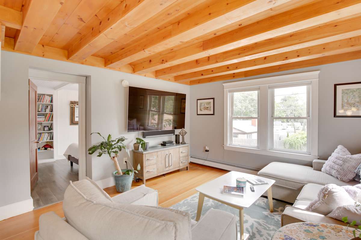 Beautiful Falmouth Condo w/ Patio Near Portland! Evolve