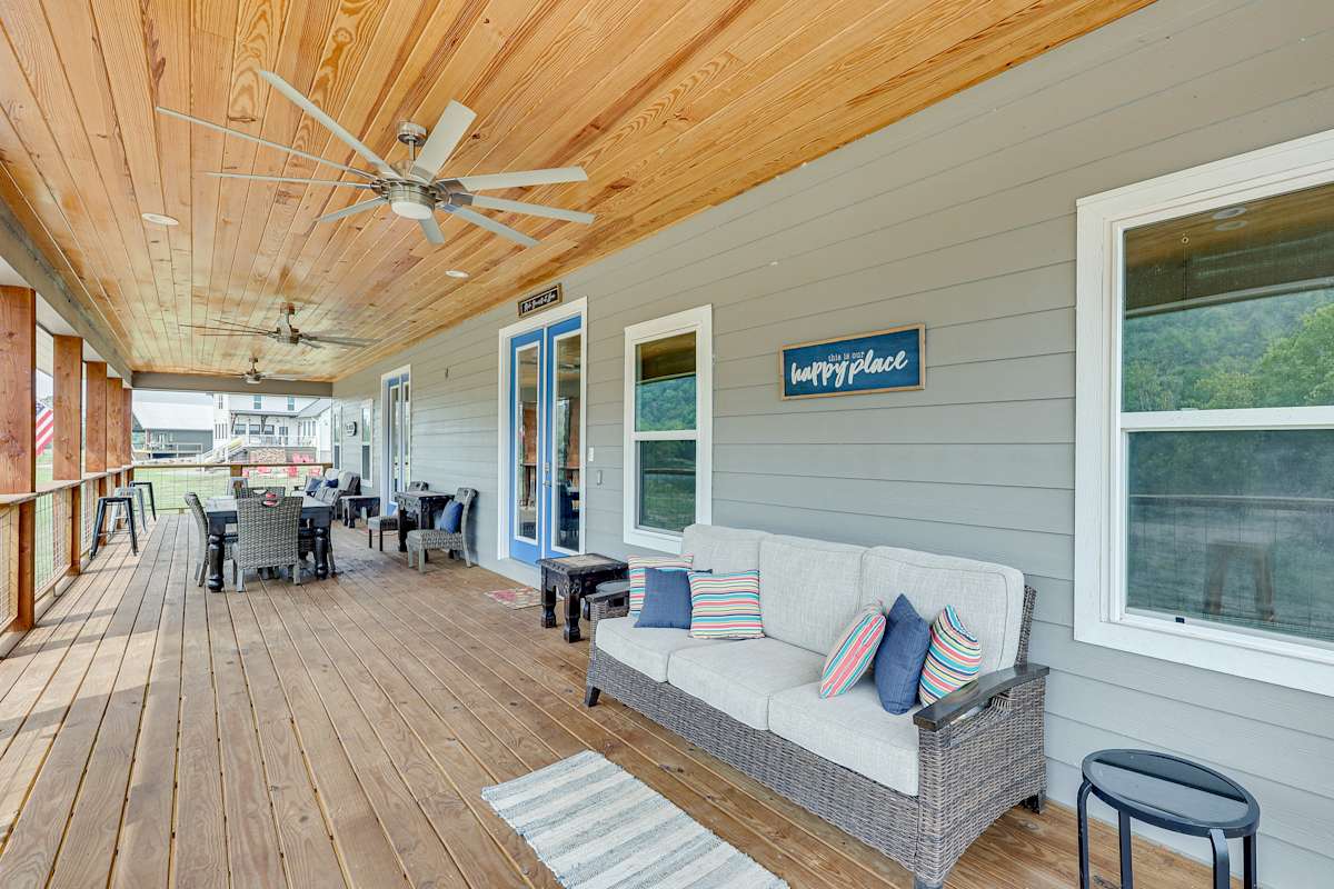 Riverfront Arkansas Abode w/ Deck & Grill! Glenwood, AR Evolve