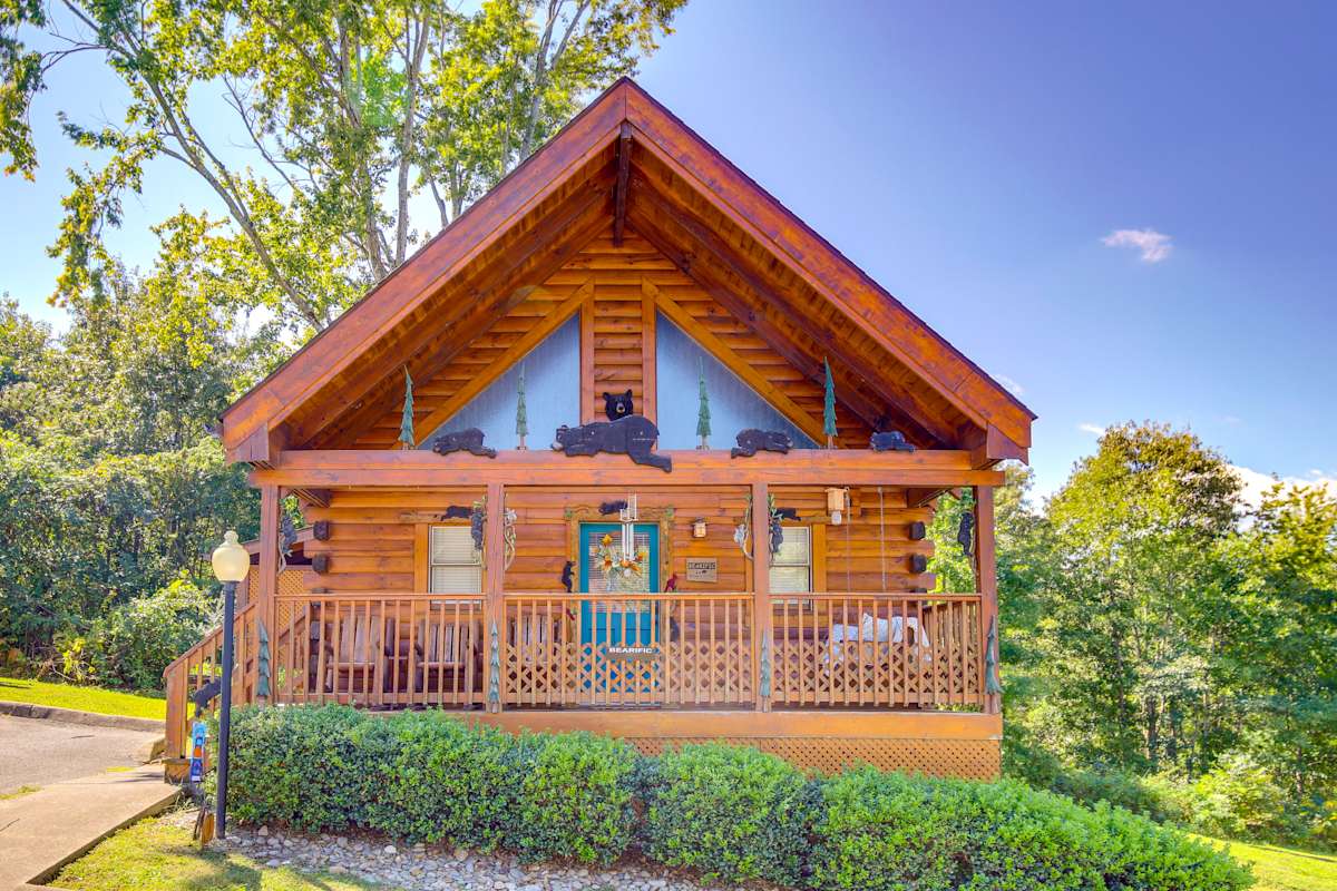 Pigeon Vacation Rental Walk Downtown! Evolve