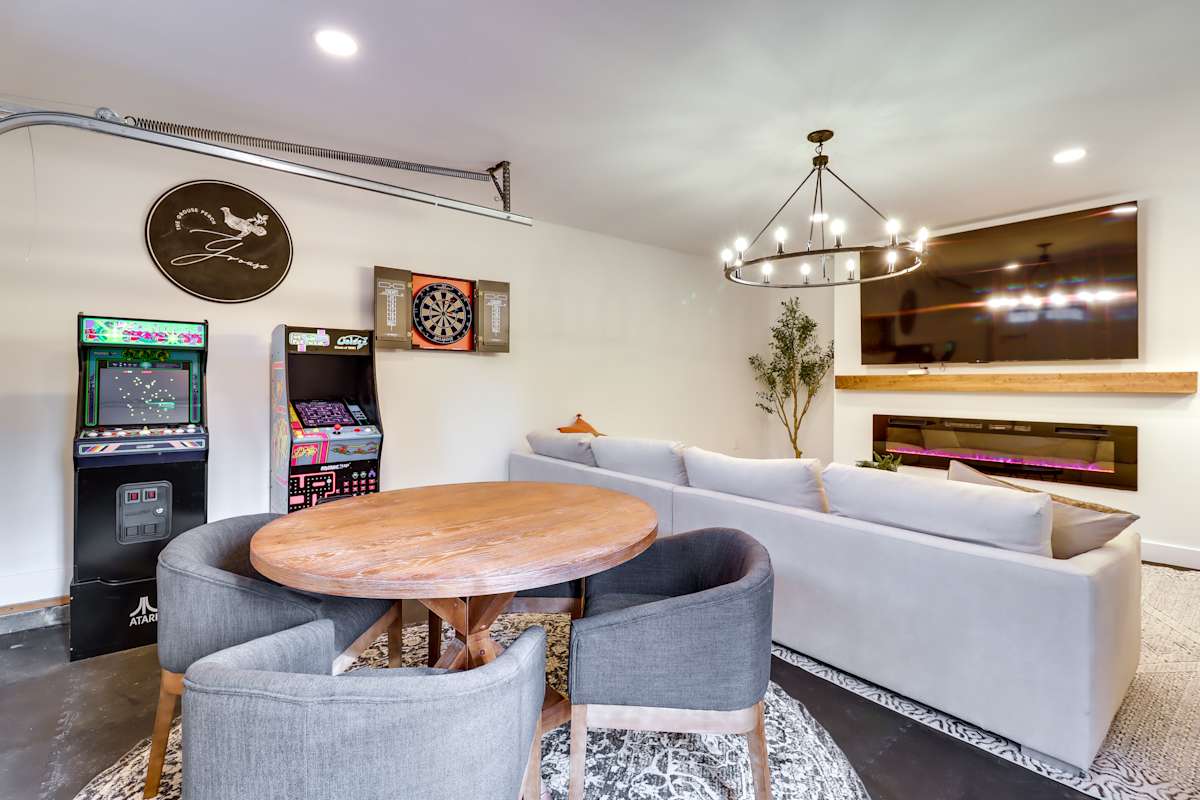 PetFriendly Cottage in the Poconos w/ Hot Tub! Albrightsville, PA