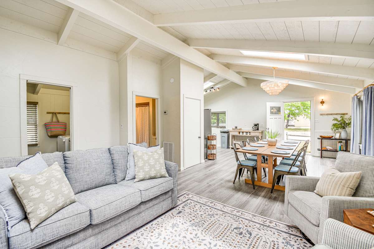 Pet-Friendly Buxton Home w/ Balcony, 2 Mi to Beach