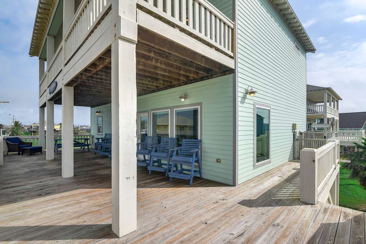 5 More Minutes - Crystal Beach Home Rental photo 1 in Crystal Beach