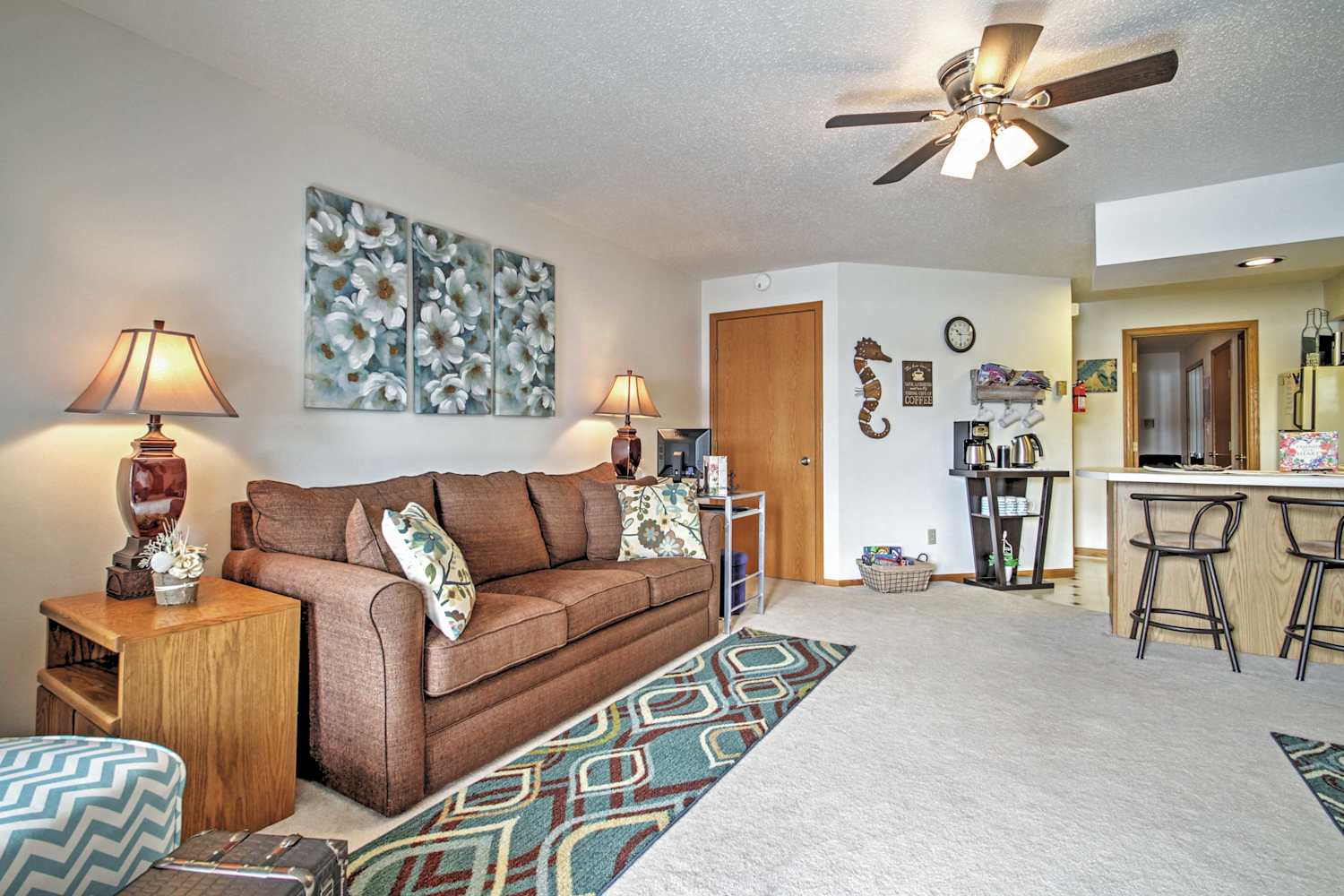 Waterfront Lake Delton Condo w/Pool & Spa Access!