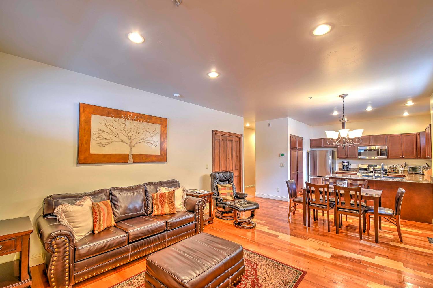 Cozy Central Glenwood Springs Condo w/ 2 Decks!