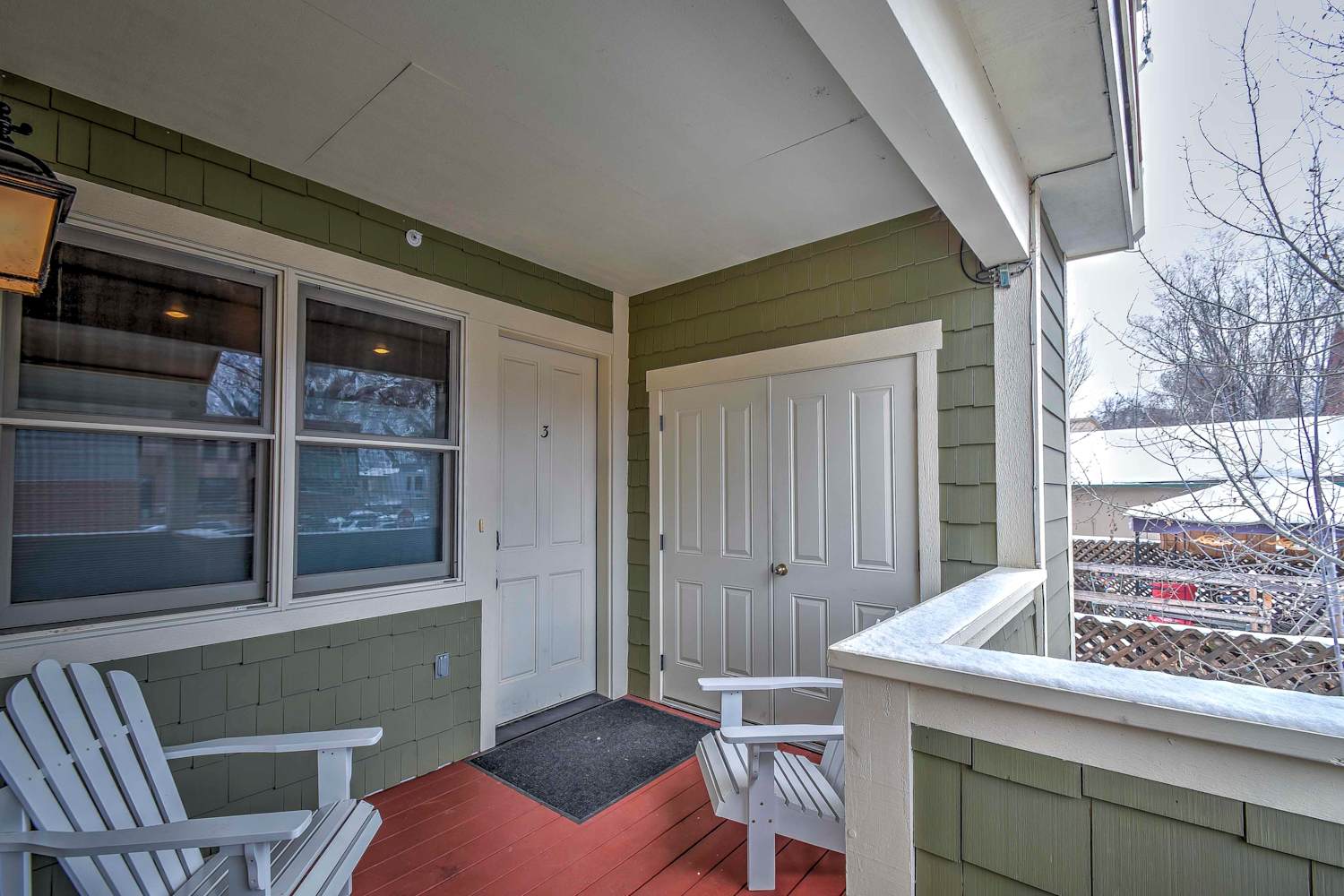 Cozy Central Glenwood Springs Condo w/ 2 Decks!