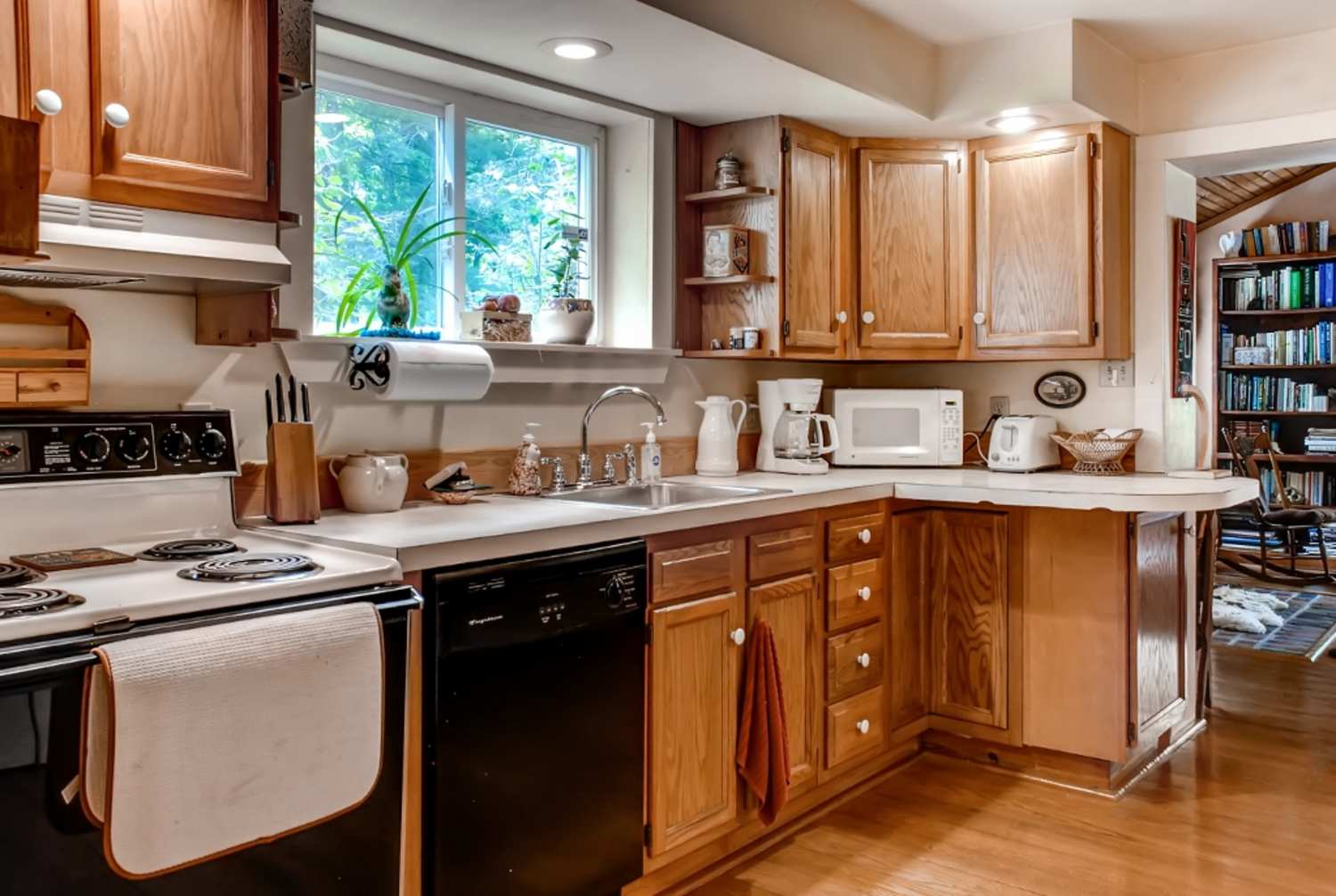 Historic Jim Thorpe 12Acre Home w/Unique Garden!