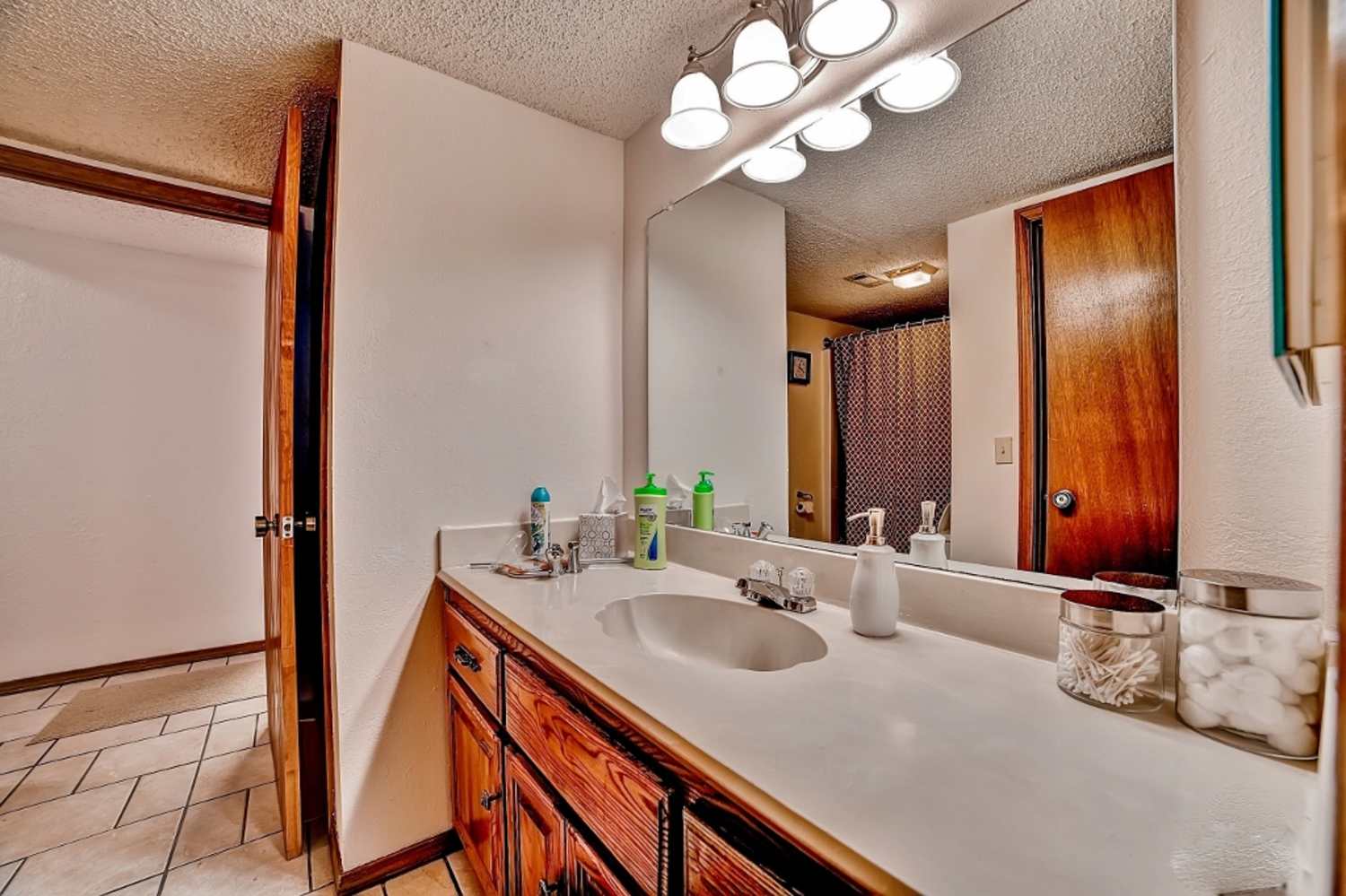 3BR Bella Vista Townhome w /Enclosed Patio & Views