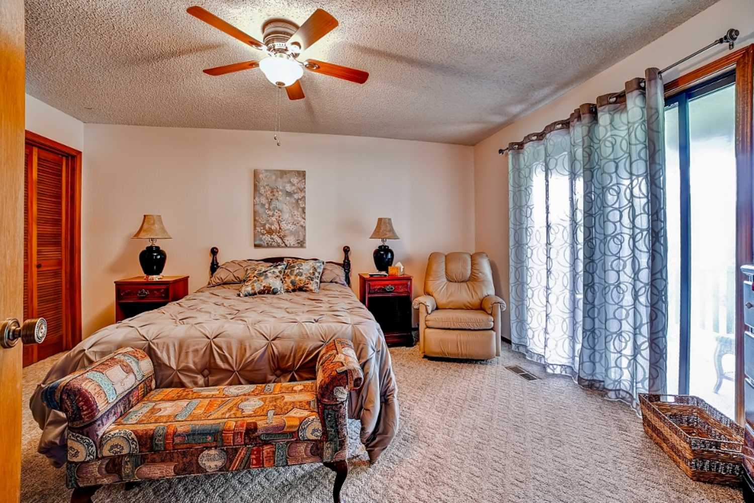 3BR Bella Vista Townhome w /Enclosed Patio & Views