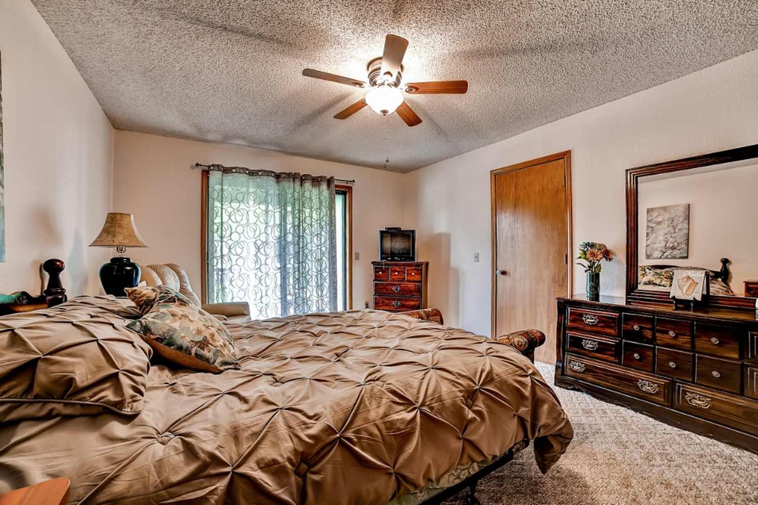 3BR Bella Vista Townhome w /Enclosed Patio & Views