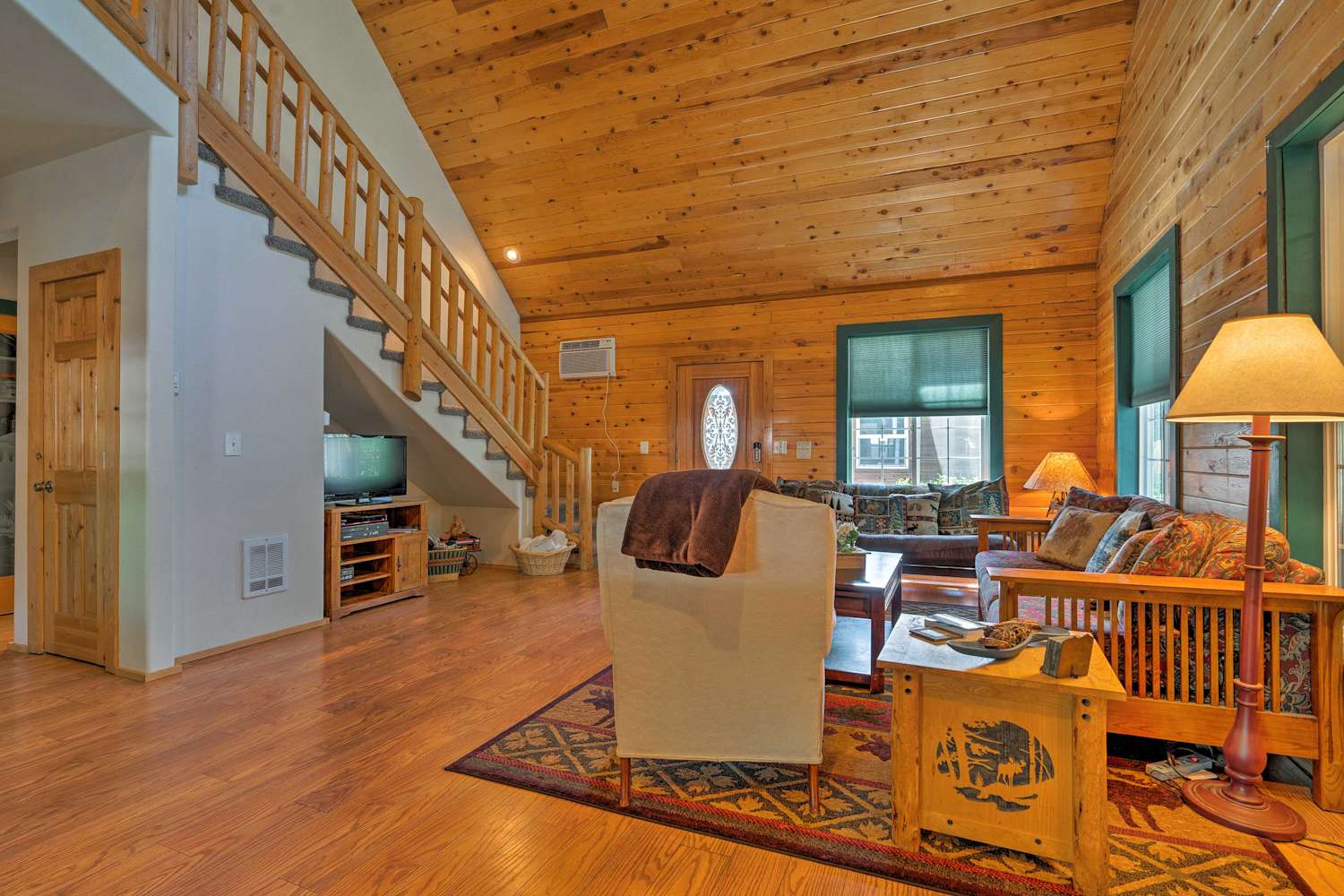 Riverfront 'Whispering River' Cabin w/ Hot Tub!