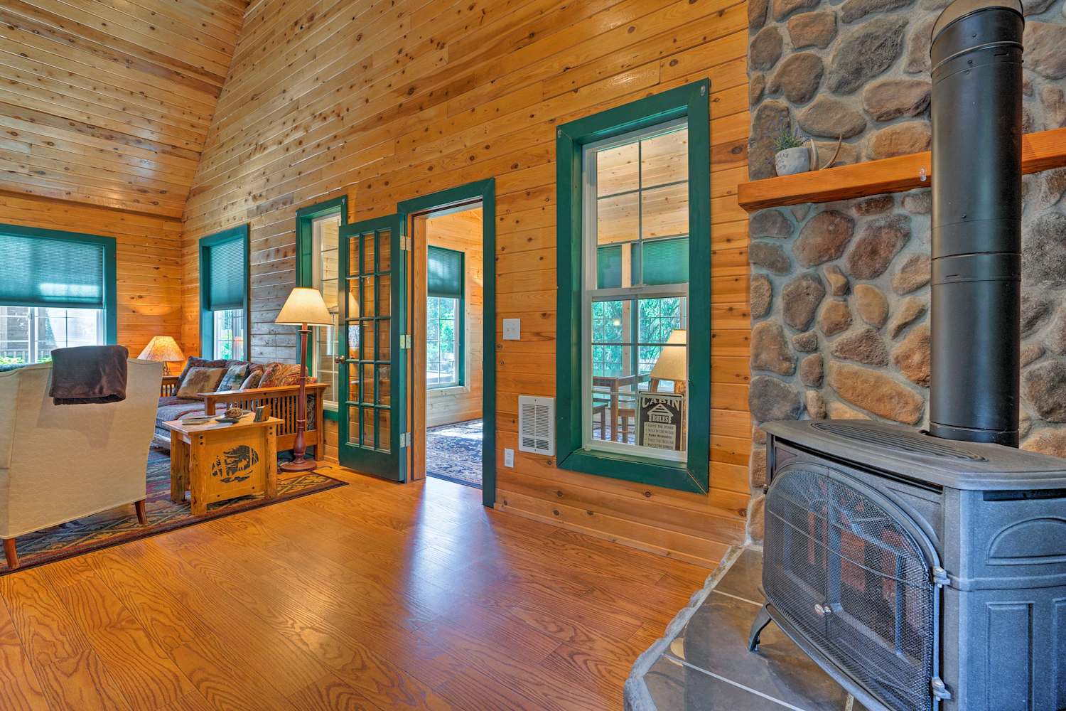 Riverfront 'Whispering River' Cabin w/ Hot Tub!